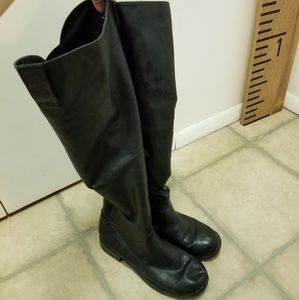 Size 10 black knee high boots